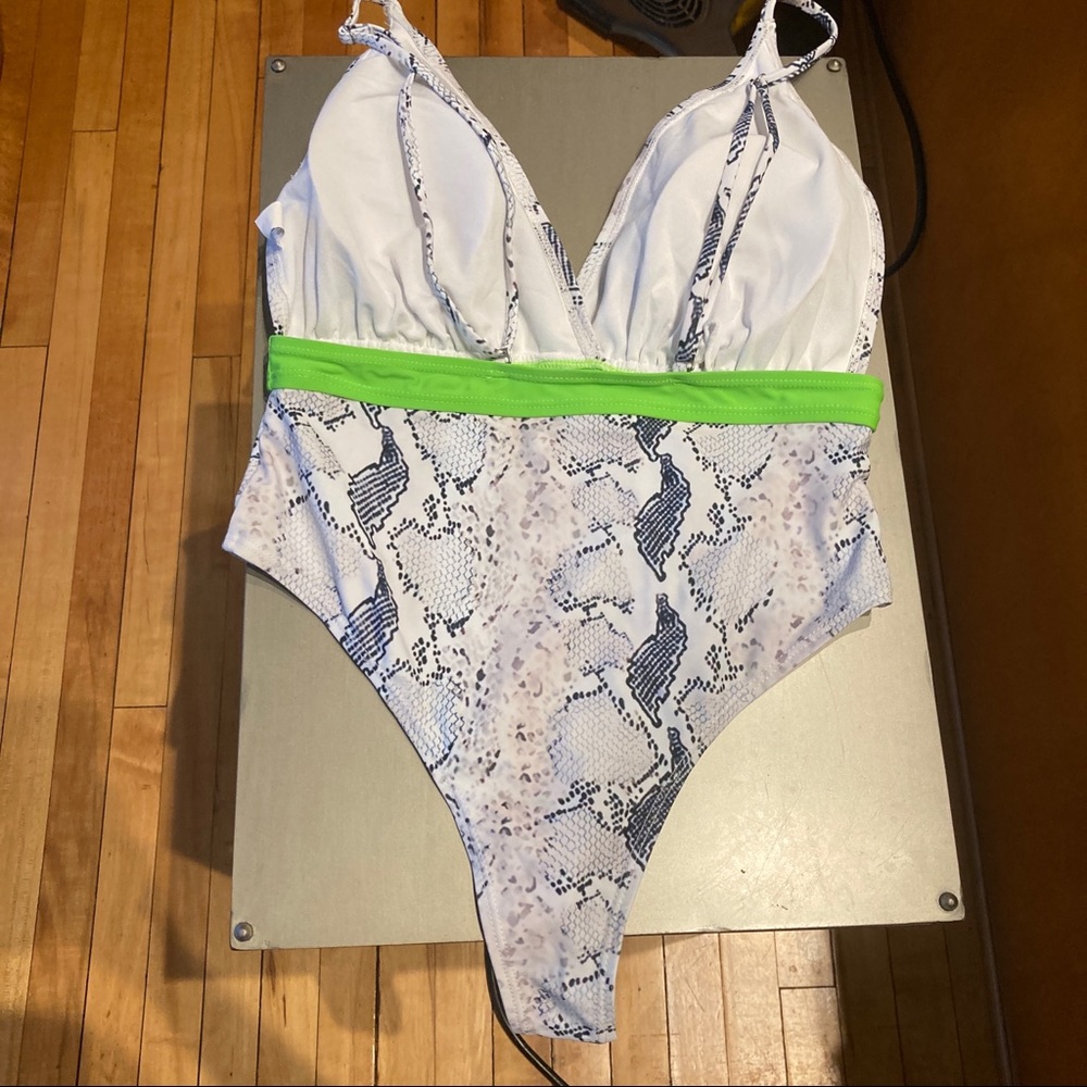NEW Sexy Snake and Neon One Piece - Picture 6 of 6